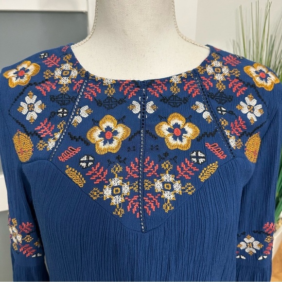 Blue Rain Crinkly Rayon Blend Dress Long Sleeves Embroidered Blue SZ Small Boho - Picture 2 of 9